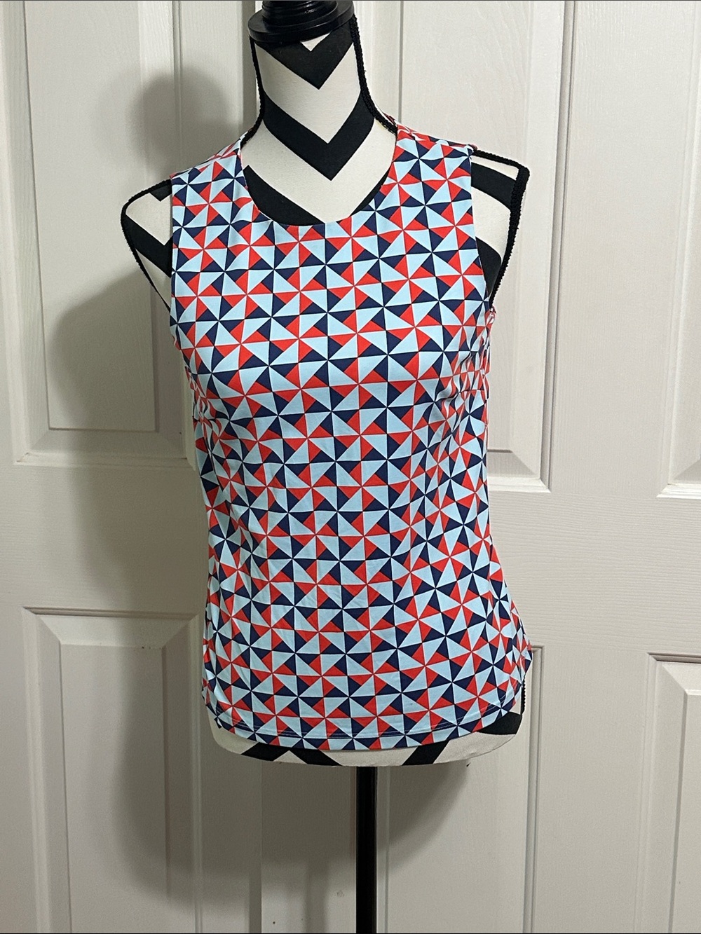 J. McLaughlin Geometric Pinwheel Tank in Red, Navy & Light Blue